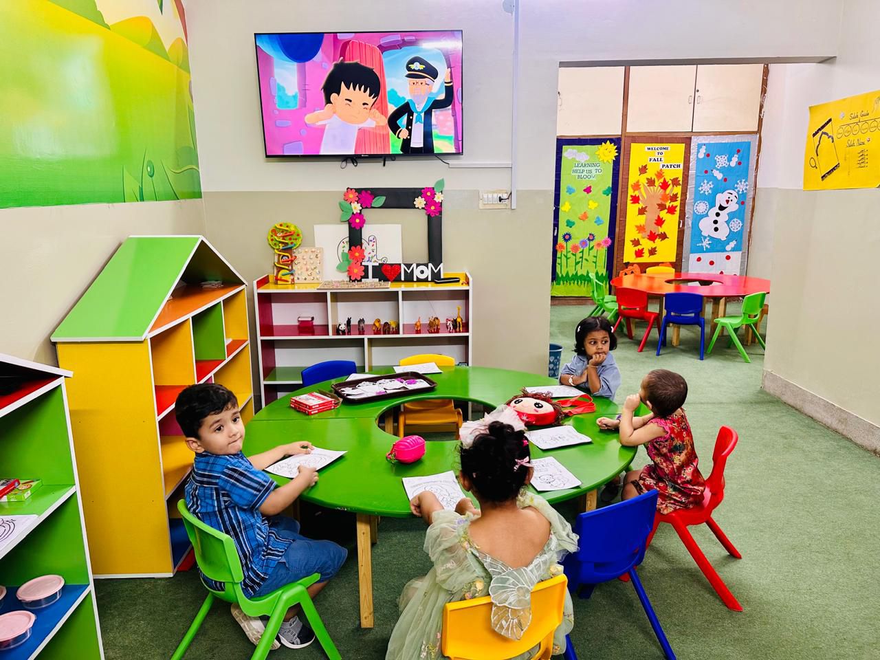 Children working together in an Early Years room at the Gulshan Chapter